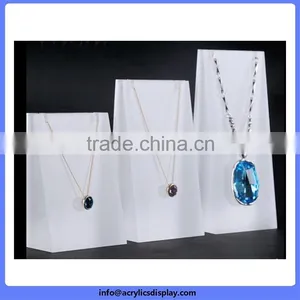 Wholesale Cheap Best Selling Acrylic Window Jewelry Displays thumbnail-1