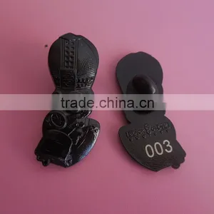 Custom Metal Black Nickle Plated Glove Society Pin Badges thumbnail-1