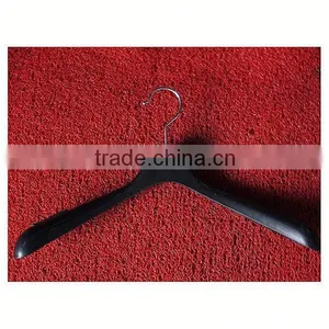 Durable Plastic Hanger thumbnail-1