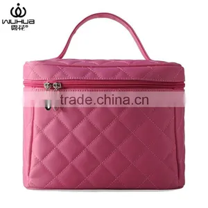 Classical and Quilted Nylon Stock Cosmetic Case With Mirror for Travel thumbnail-3