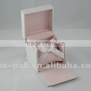 Plastic Jewelry Box thumbnail-1