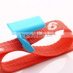 Adjustable Plastic Hanging Hook Handbag Rack Organizer thumbnail-3