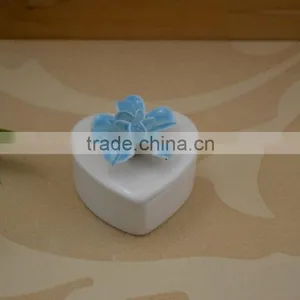 Factory Direct Small Ceramic Jewel Box With Flower Shape Design thumbnail-5