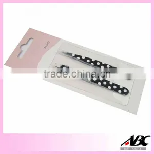 Flower Pattern Slanted Eyebrow Tweezer thumbnail-5