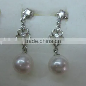 Grace Designed Pearl Beads Earring thumbnail-1