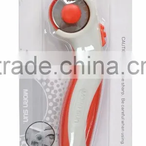 28mm Craft Ergonomic Soft Crip Rotary Cutter thumbnail-3