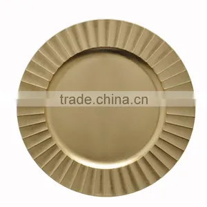 Gold Charger Plate thumbnail-1
