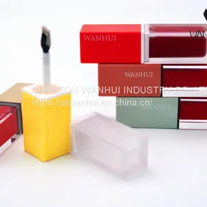 LP008 Wholesale Empty Transparent Square Lip Gloss Tube Container With Private Logo thumbnail-1