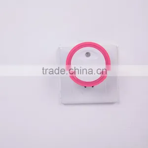 Top-selling CE GS ROHS Light Sensor LED Night Light thumbnail-3