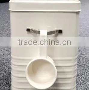 Dog Food Canister With Spoon thumbnail-3