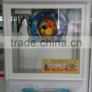 UK Hot Sale Quality Arcade Coin Operated Claw Crane Game Vending Machine thumbnail-4