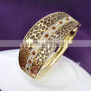 New Modern Design Leopard Design Crystal Gold Filled Cuff Bangle thumbnail-2