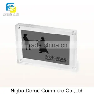 Holding Photo Picture Frame Shapes Magnetic Drawing Picture Frame thumbnail-1
