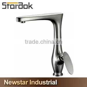 Star.aok Antique Design for Simple Life Style Gold Kitchen Faucet Upc Flexible Hose for Kitchen Faucet Taps Imported From China thumbnail-5