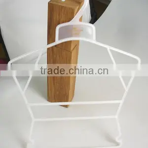 LM 090 Low Price Plastic Swimsuit Hanger thumbnail-1