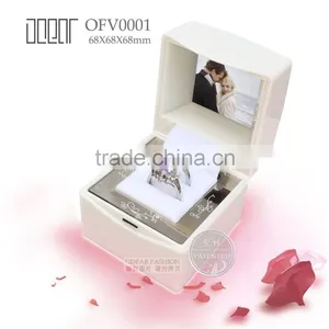 Creative Customized Lcd Screen Romantic Video Plastic Ring Box thumbnail-1