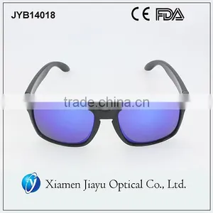 Polarized Lenses Black Sunglasses for Man thumbnail-3