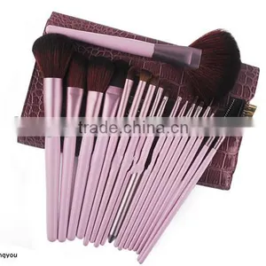 18pcs Shinny PVC Crocodile Texture Case Best Professional Custom Makeup Brushes thumbnail-1