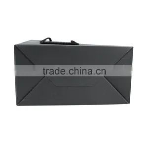 Embossed Logo Die Cut Handle Paper Bag thumbnail-3