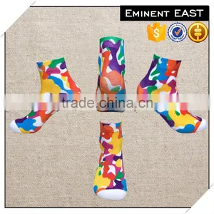 Free Sample Autumn Winter Thickness Fashion Unisex Colorful Digital Printed Cotton Socks thumbnail-1