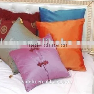 China Supplier Bottom Price Embroidery Cushion thumbnail-1