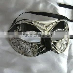 Cosplay Party Mask Predator Mask Gold and Silver Party Popper and Mask thumbnail-3