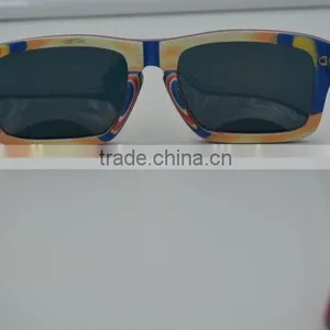 2015 New Fashion Recycled Skateboard Wood Sunglasses Frame Outisdie Black Inside Red Sunglasses Mens Polarized Sunglasses thumbnail-5