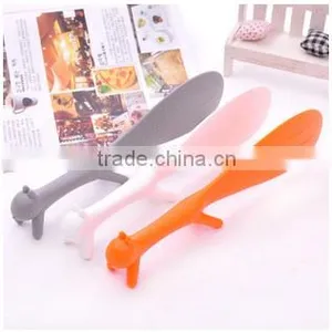 2015 New Design Coloful Cut Plastic Animal Squirrel Shape Meal Spoon thumbnail-4