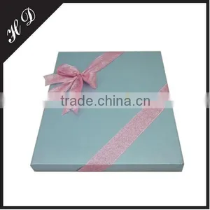 Gift Box With Ribbon thumbnail-1