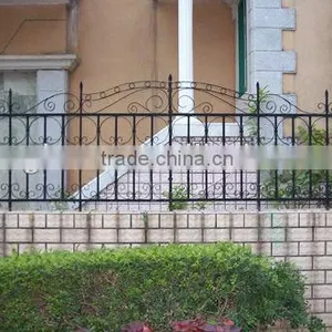 2015 Hot Galvanized Handmade Cheap Iron Fence thumbnail-1