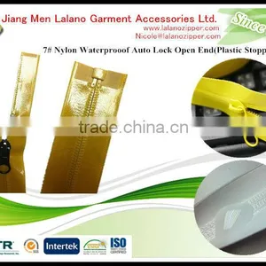 High Quality TPU Water Resistant Garment Zipper Open End for Sweater thumbnail-1