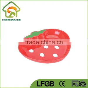 Heart Shaped Plastic Plate With Divider thumbnail-3