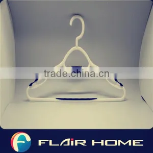 Widly Using Household New Plastic Clothes Hangers thumbnail-1