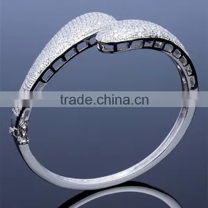 Bestseller Micro Pave Setting Wedding Clear Cubic Zircon Stones Women Bangle thumbnail-5