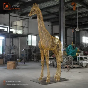 Low Poly Animal Sculpture thumbnail-1