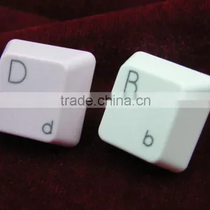 China Manufacturers 30w Desktop Fiber Laser Marking Machine 2 Years Warranty thumbnail-5