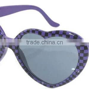 Checkered Heart Shape Sunglasses thumbnail-4