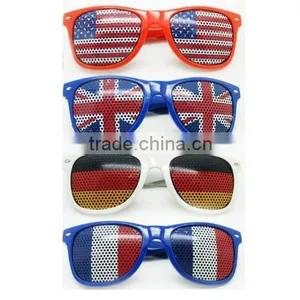 Sunglasses With Logo Lens thumbnail-1