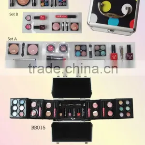 Alumnium Make-Up Set thumbnail-1