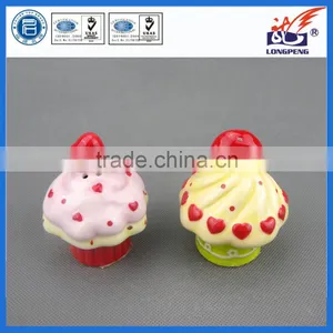Ceramic Cake Shaped Salt and Pepper Shakers Set thumbnail-1