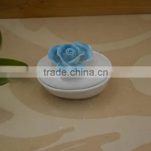 New Item White Porcelain Jewel Box With Red Flower Shape Design thumbnail-2
