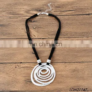 Fashion New Design Suede Layered Circle Pendant Wron Siver and Gold Necklaces thumbnail-1