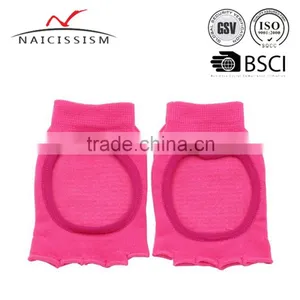Hight Quality Non Slip Yoga Socks thumbnail-2