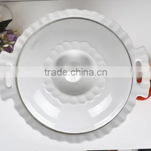 13" Round Ceramic Bakeware With Lid thumbnail-3