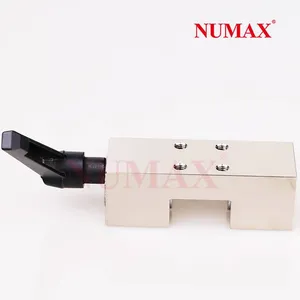 Linear Guideway, Kurohama, Manual Control Type Clamp Mhk5501a, Domestic Manual Guideway Lock thumbnail-1