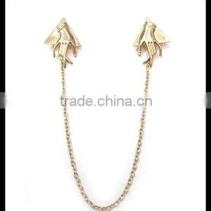Punk Metal Quality Gold Hand Brooch Shirt Collar Buckle Cardigan Clips Collar Sweater Guard thumbnail-5