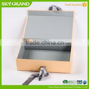 China Classical Custom Paper Book Shaped Gift Box thumbnail-6