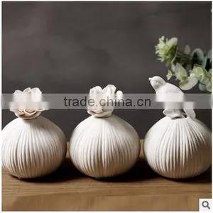 2016 Jingdezhen Professional China Manufacturer White Vase Different Type for Home Decor thumbnail-1