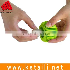 2016 Hot Selling High Quality Silicone Garlic Peeler Garlic & Onion Peeler Machine thumbnail-5