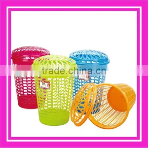 57L Plastic Laundry Basket With Lid thumbnail-1